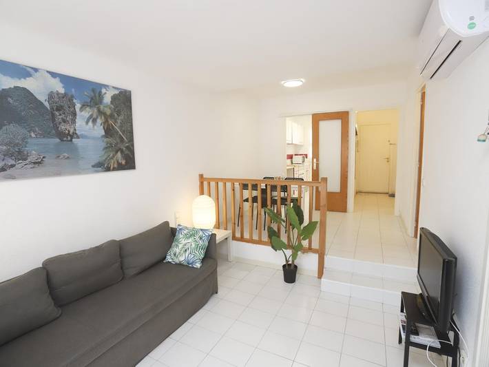 Ganze Ferienwohnung, 125-Blau Mari-Apartament de dues habitacions amb aire i pàrquing in Plaza Europa - Port Aventura, Salou