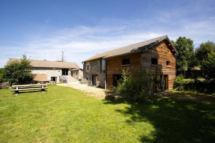 Location de vacances pour 14 personnes, avec vue et terrasse à Yssingeaux - 4