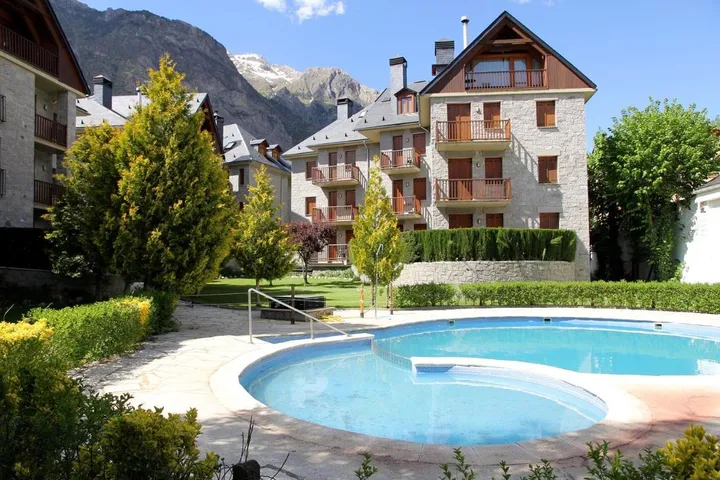 Appartement de vacances pour 6 personnes, avec piscine ainsi que balcon et jardin - 1