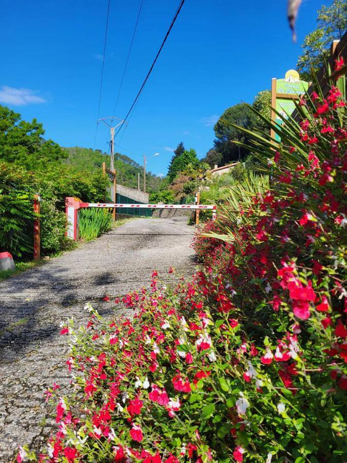 Location de vacances pour 2 personnes, avec vue et jardin, adapté aux familles à Pont-de-Labeaume - 2
