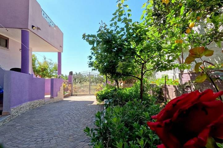 Ferienwohnung für 4 Personen, mit Garten und Balkon, mit Haustier in Cala Gonone