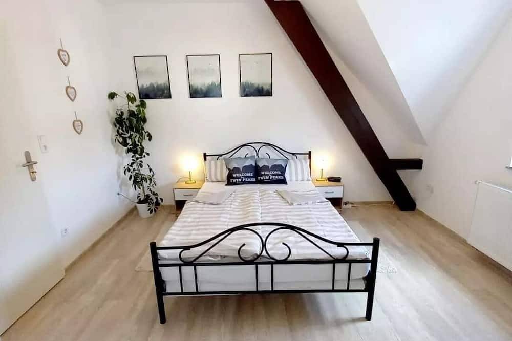 Ganze Wohnung, Fewo Weser Dg Twin Peaks Room 315 in Hadamar, Landkreis Limburg-Weilburg
