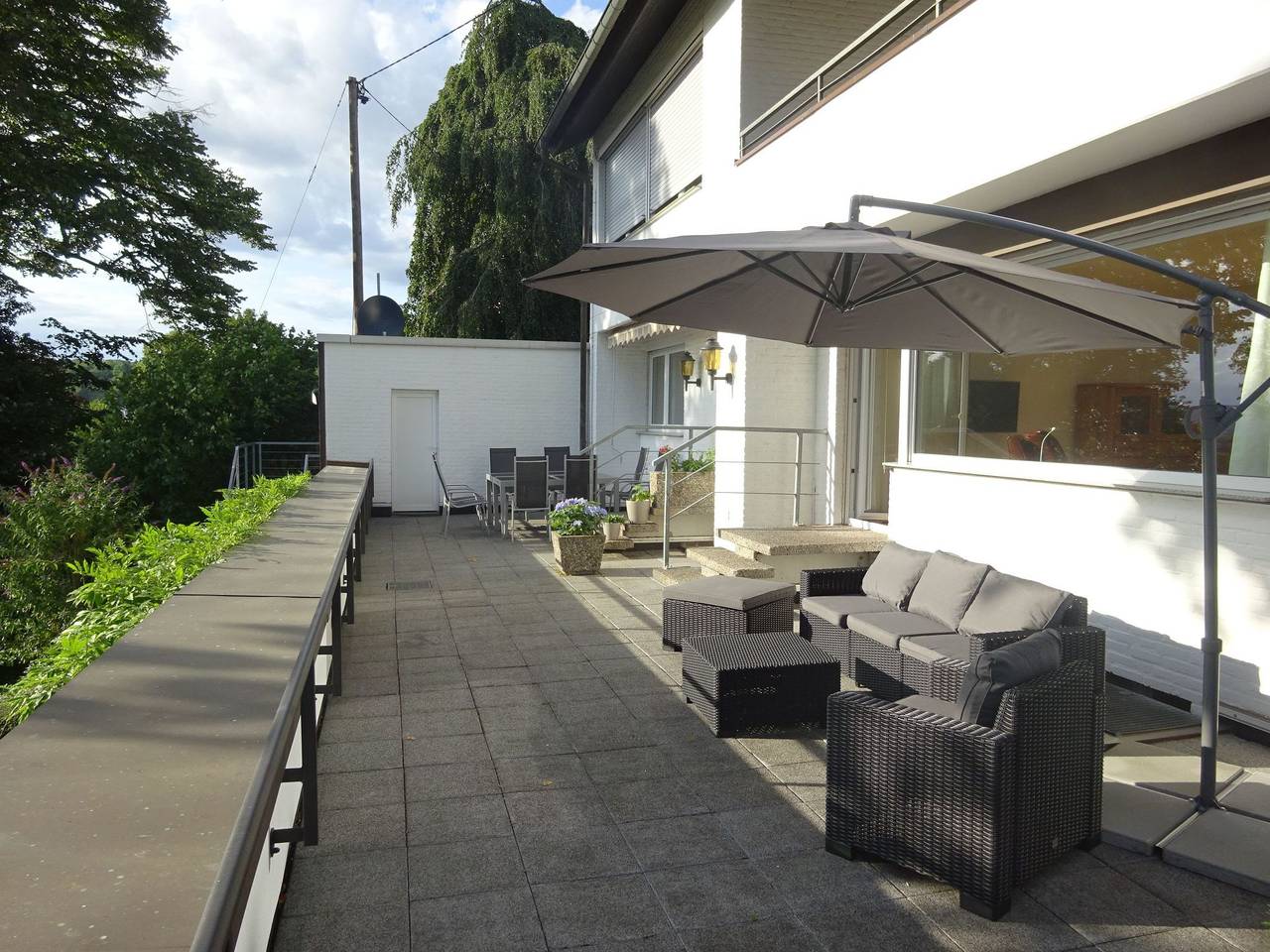 Ganze Wohnung, Großzügige Wohnung mit Terrasse und Rheintalblick in Linz am Rhein, Osteifel