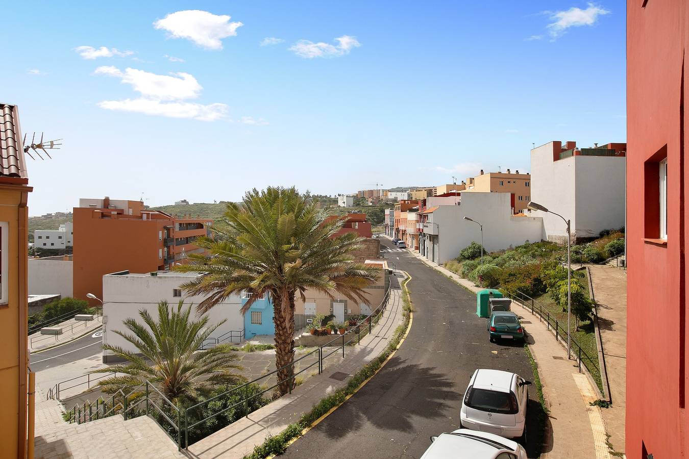 3-Bedroom Holiday Apartment near Santa Cruz with Balcony and Wi-Fi in El Sobradillo, Santa Cruz de Tenerife