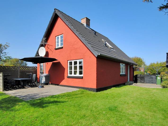 Ferieudlejning for 6 personer, med terrasse, husdyr tilladt i Slettestrand