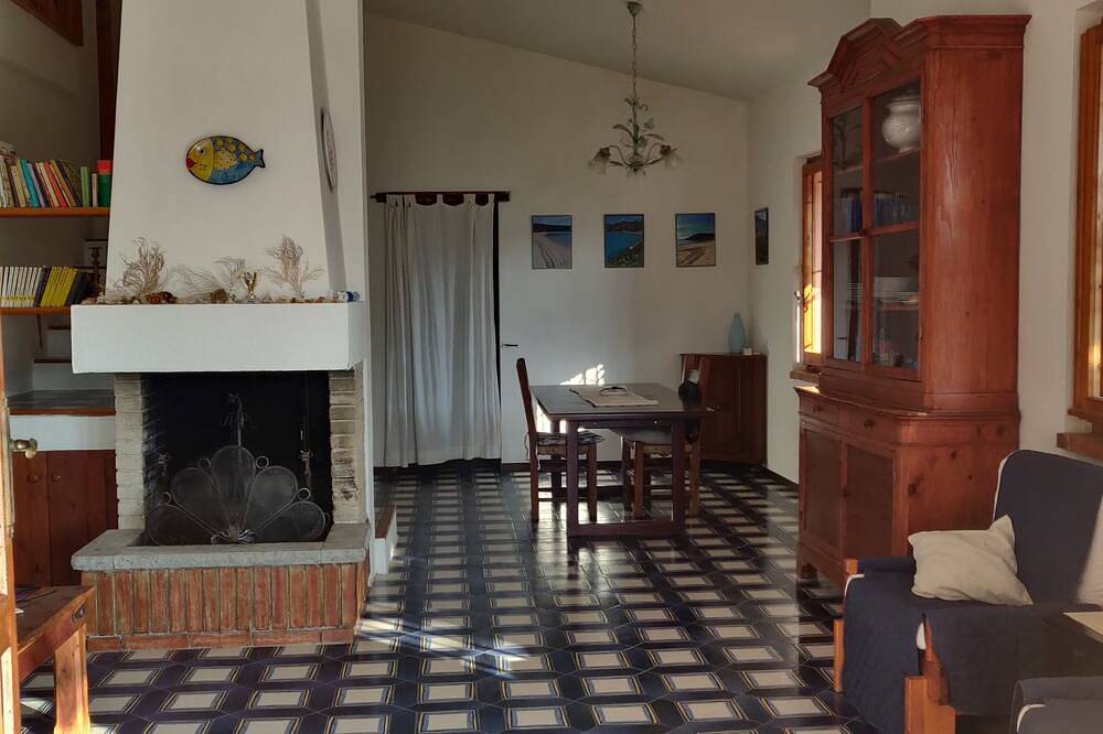 Panoramic villa 5 minutes walk from the sea in Torre delle Stelle, Maracalagonis