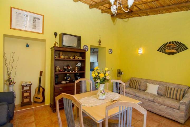 Casa rural para 4 personas, con vistas además de terraza y jardín, Se admiten mascotas en Silves - 2