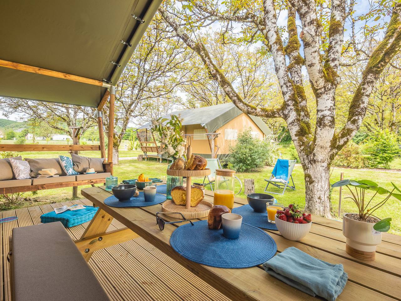 Caravane pour 4 personnes avec sauna in Saint-Sozy, Parc Naturel Régional des Causses du Quercy