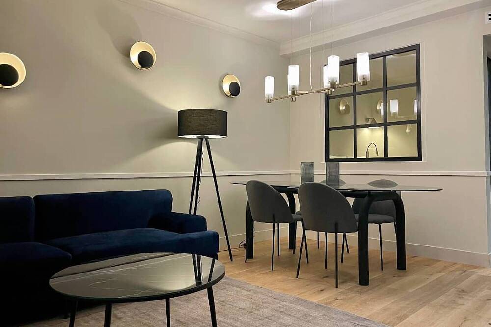 Alfred Suites is an elegant, upscale residence ideally located in the vibrant he in Dijon, Dijon und Umgebung