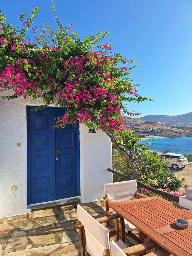 Gîte pour 4 personnes, avec Balcon et Terrasse ainsi que Jardin et Vue dans Kalafatis