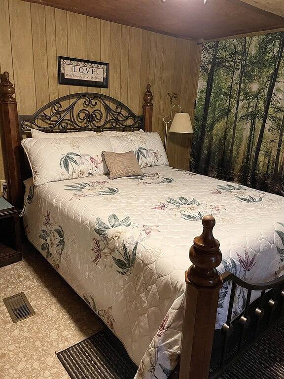 Die Hütte liegt nur wenige Minuten vom Nordende des Ouachita-Sees entfernt. in Lake Ouachita