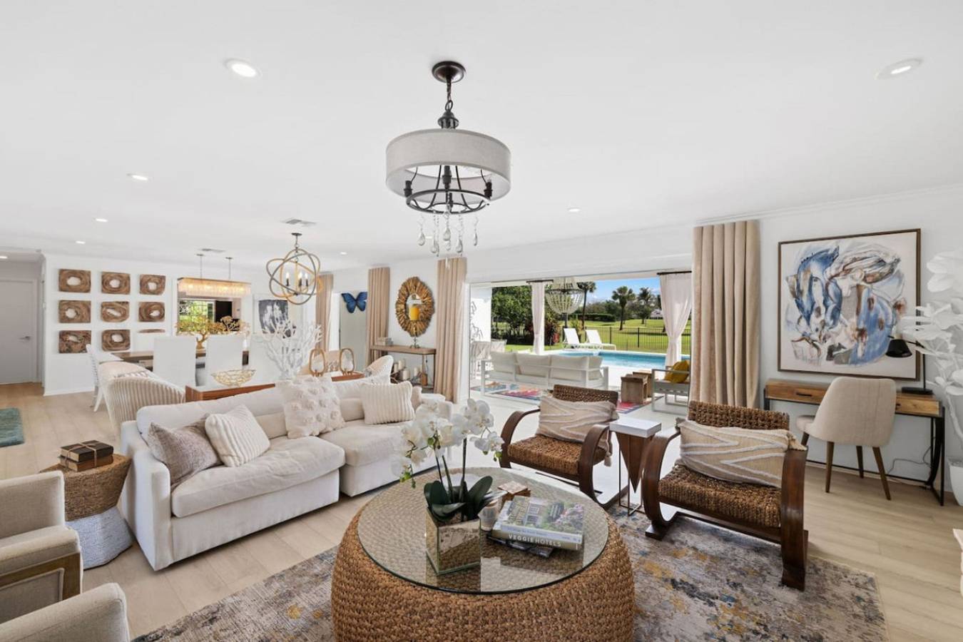 Luxury Beach House with Golf Course View in Moorings, Naples (FL)