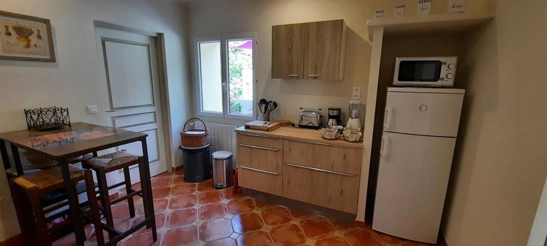 Gîte pour 2 personnes, avec jardin ainsi que vue et piscine à Méthamis - 2