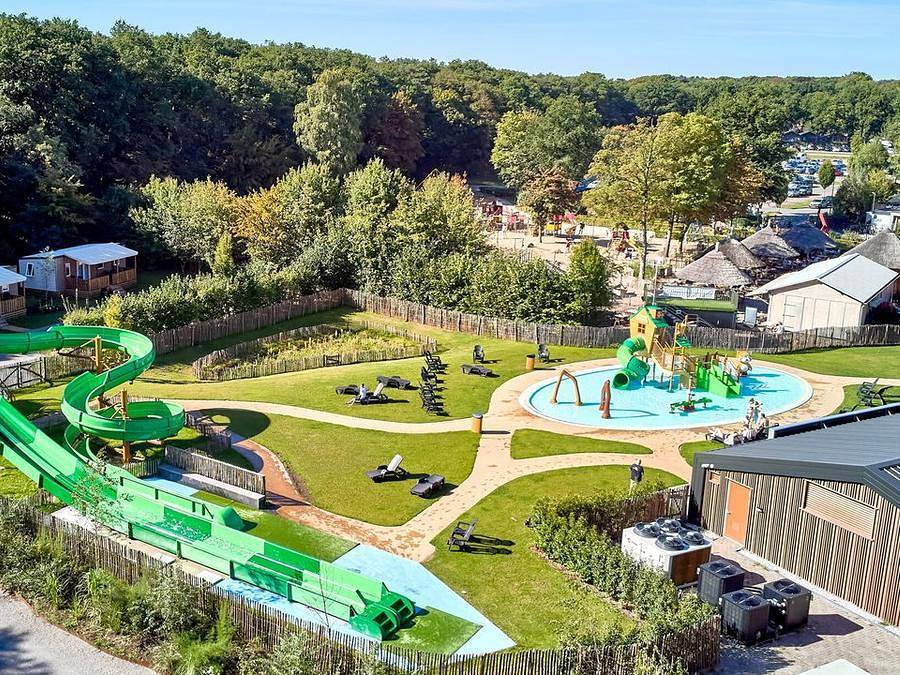 Camping Marvilla Parks - Kaatsheuvel - Mobilheim 5 personen - Classic | 2 Schlafz. | 5 Pers. | Nicht überdachte Hochterrasse in Kaatsheuvel, Nordbrabant