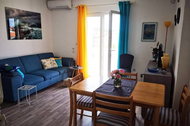 Ferienwohnung für 2 Personen, mit Balkon/Terrasse in Tisno