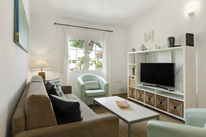 Vacation Home "Be Room Villa Tinguaro" with Pool, Garden, A/C & Wi-Fi in Campo Internacional, San Bartolomé de Tirajana