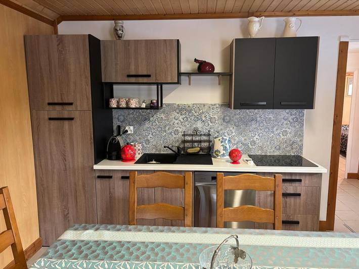 Location de vacances pour 6 personnes, avec jardin ainsi que vue et piscine à Digoin - 3