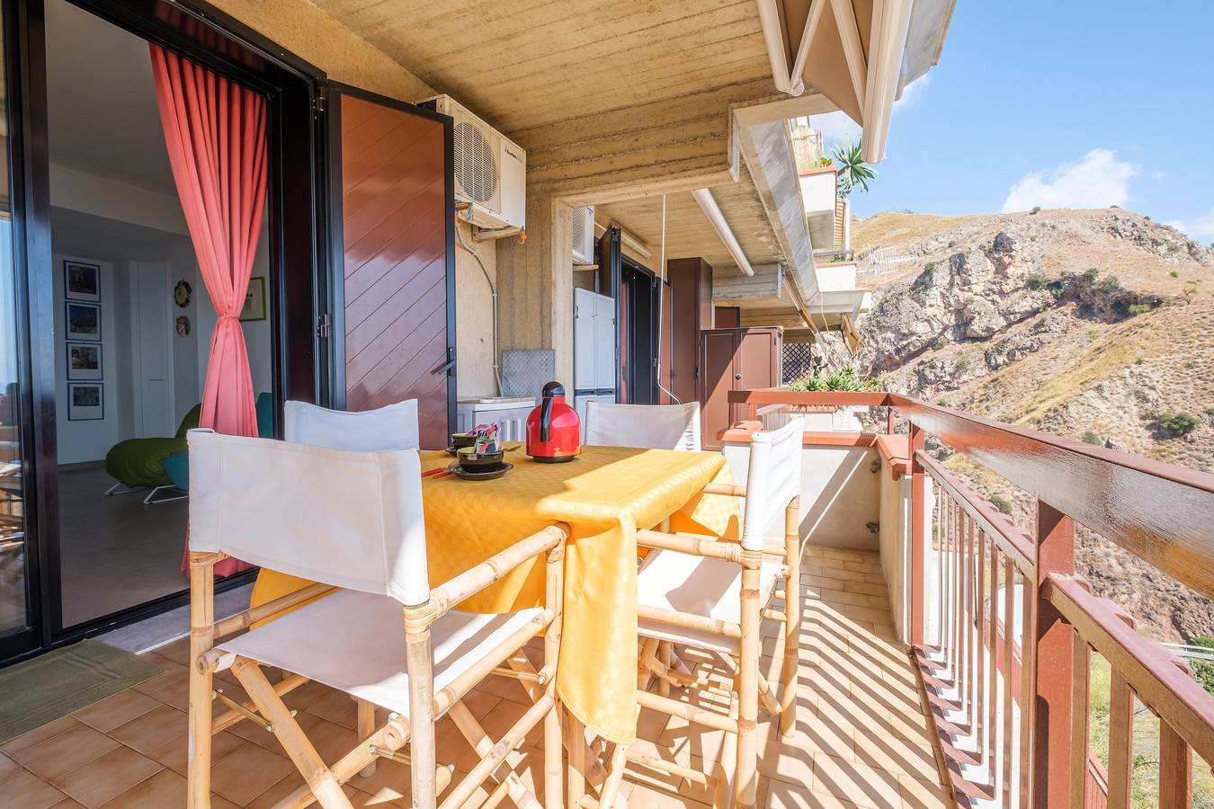 Entire apartment, Holiday Home "Appartamento Con Vista Sul Mare" with Sea View and Private Terrace in Mazzarò, Taormina