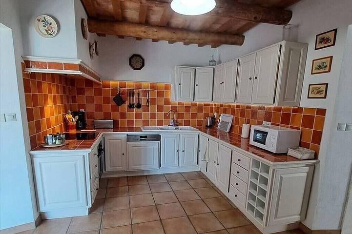 Gîte pour 10 personnes, avec jardin et jacuzzi à Cairanne - 2