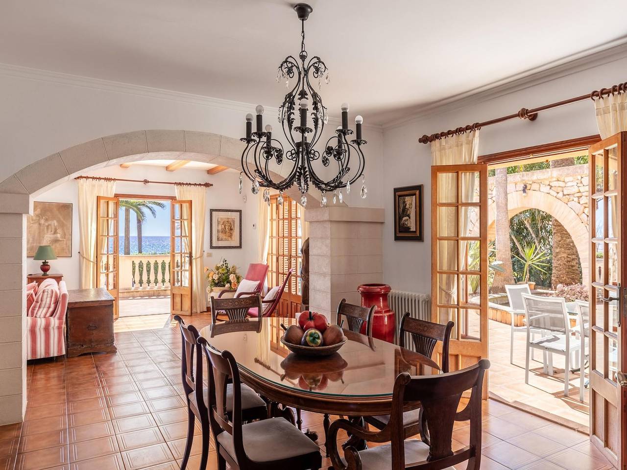 Beautiful villa for 8 people with pool, garden & terrace with sea views in Port Nou, Son Servera
