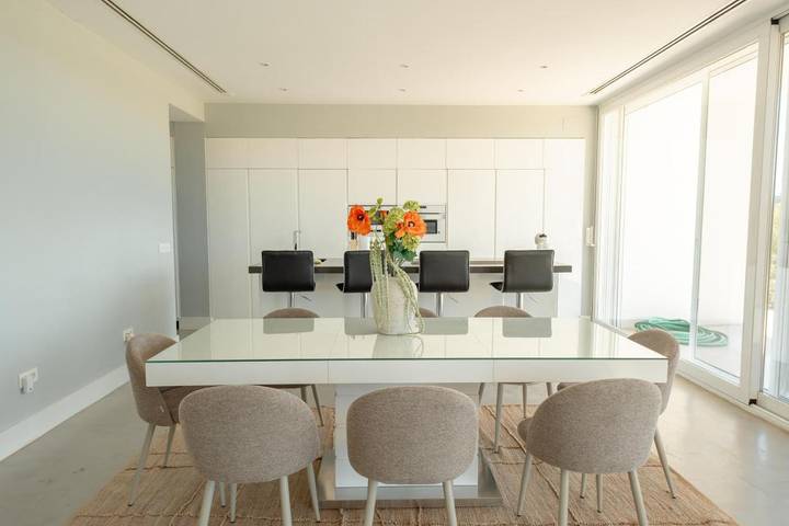 Casa rural para 11 personas, con Terraza y Jardín además de Piscina y Vistas al lago en El Garrobo - 4