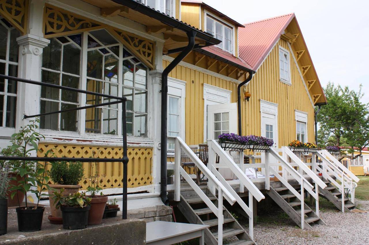 Gula Hönan Guest House in Gotland