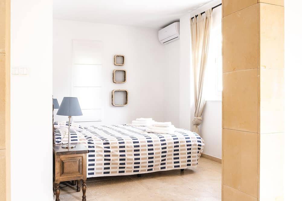 Beautiful property with private pool and tennis court and sensational location in Alhama de Granada, Granada Province