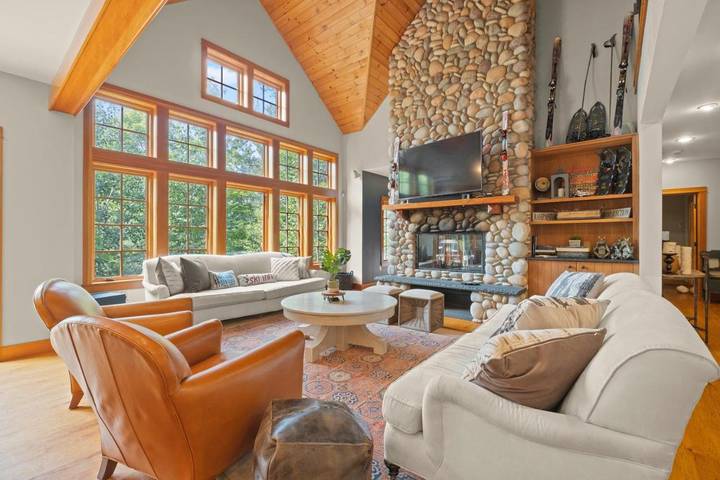 Holiday home for 20 people, with balcony - 1