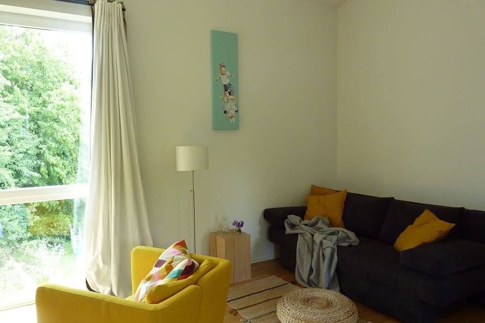 Ganze Wohnung, Luftige Giebelwohnung für eine gemütliche Auszeit im Grünen in Lindlar, Oberbergischer Kreis