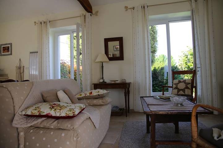Location de vacances pour 4 personnes, avec Terrasse et Jardin à Juillac-le-Coq
