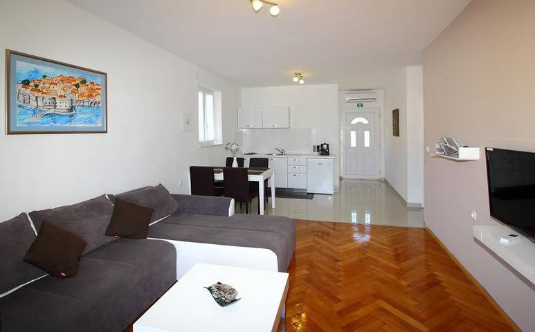 Appartamento intero, Apartments Dubreta - Superior Two Bedroom Apartment with Balcony (2nd Floor) in Ragusa Vecchia, Cavtat (Dalmatia)