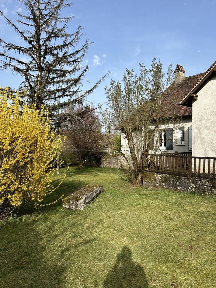 Gîte pour 4 personnes, avec jardin et terrasse, animaux acceptés à Loubressac - 2
