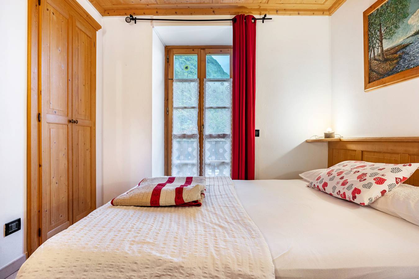 Camera 'Eia' con giardino condiviso e balcone in Caldes, Gruppo Ortles-Cevedale