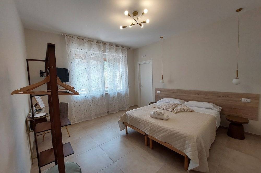 Nice room in Agrigento + Breakfast & Parking in Agrigento, Provincia de Agrigento