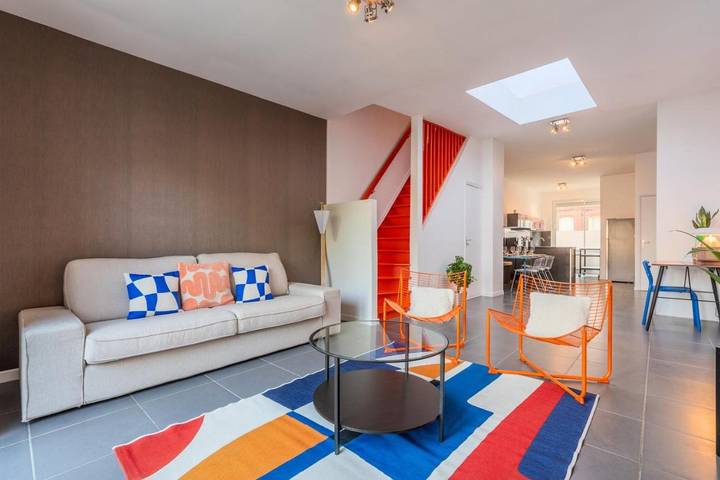 Location de vacances pour 7 personnes, avec terrasse à Croix (homonymie)