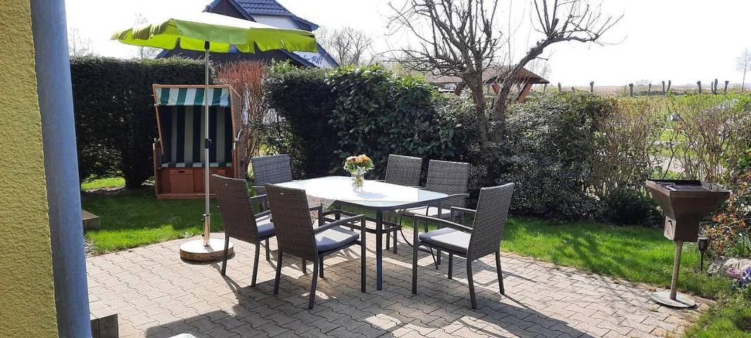 Ferienhaus für 6 Personen, mit Seeblick und Garten sowie Ausblick und Sauna, kinderfreundlich in Saal - 4