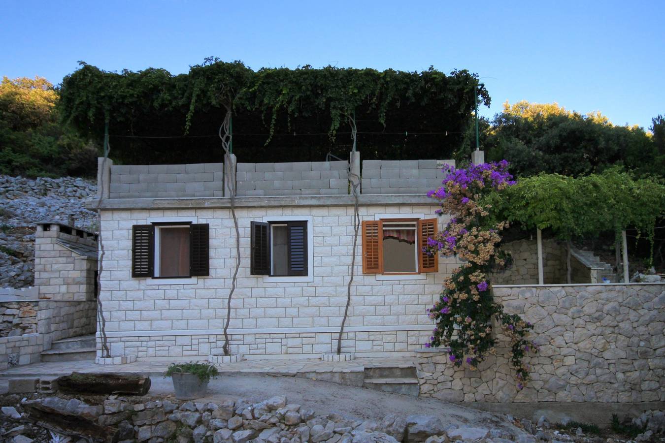 Jednosobna kuća s terasom i pogledom na more Uvala Rasohatica, Korčula K-9233 in Žrnovo, Korcula