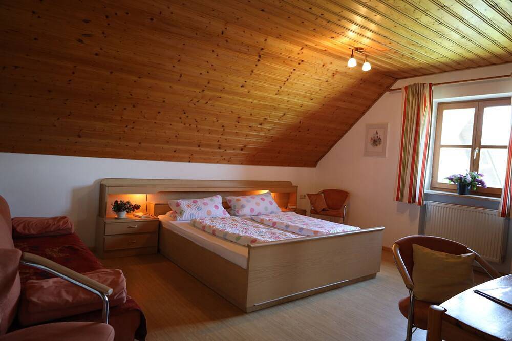 Ganze Wohnung, Ferienwohnung Finkenflug in Münchberg, Landkreis Hof