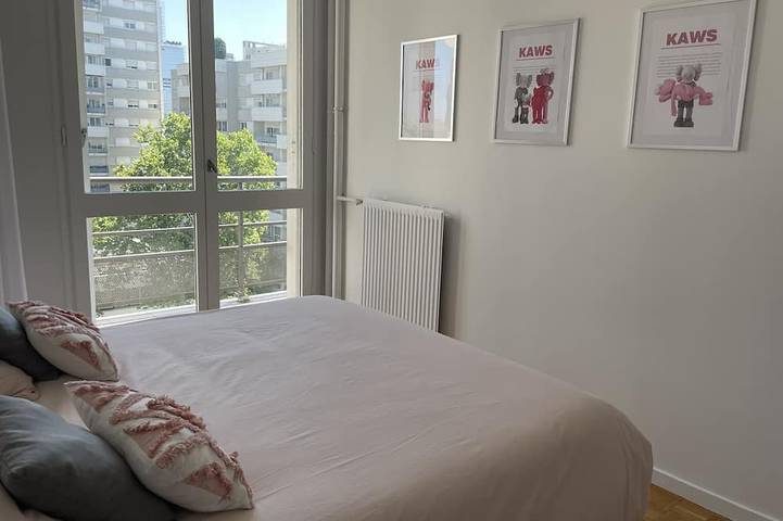 Entire apartment, Appartement Familiale 3 pcs 2ch 72 m2 à la Porte de Paris + Parking Gratuit in Levallois-Perret, Hauts-de-Seine