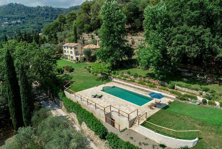 Location de vacances pour 10 personnes, avec terrasse et jardin à Cabris - 2