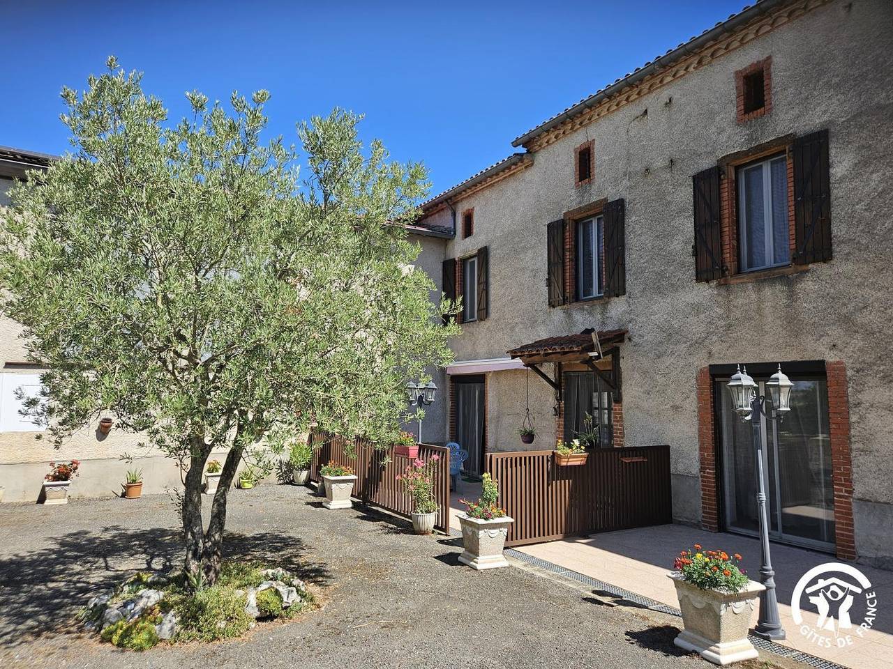 La ferme de Camp Rouge in Puygouzon, Región de Albi