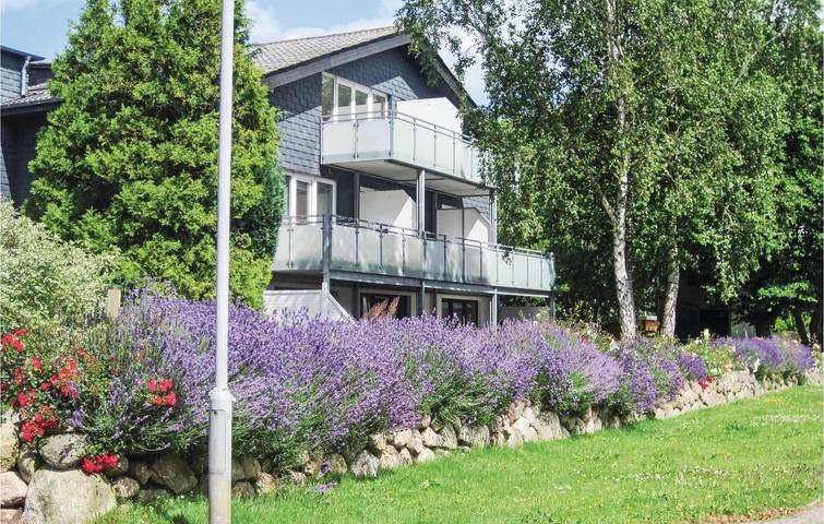 Ferienwohnung für 4 Personen, mit Terrasse in Warwerort