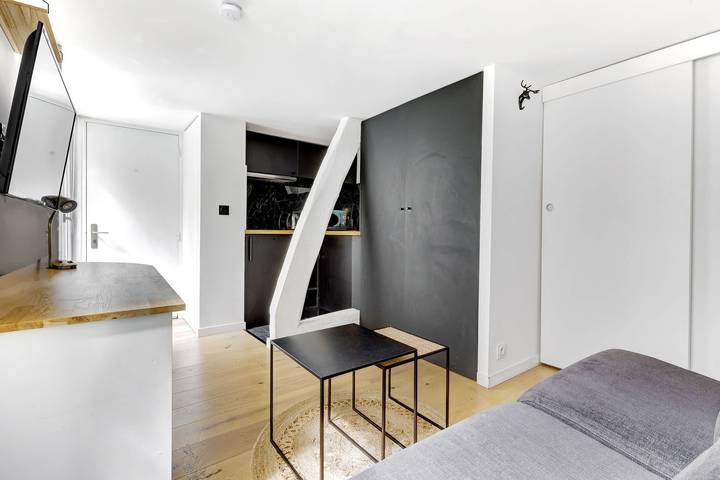 Entire apartment, Studio lumineux au coeur de Paris in Paris, Ile de France