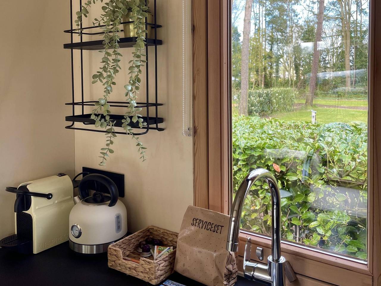 Knus vijf persoons vakantiehuisje op vakantiepark de Achterste Hoef in Bladel in Bladel, Noord-Brabant