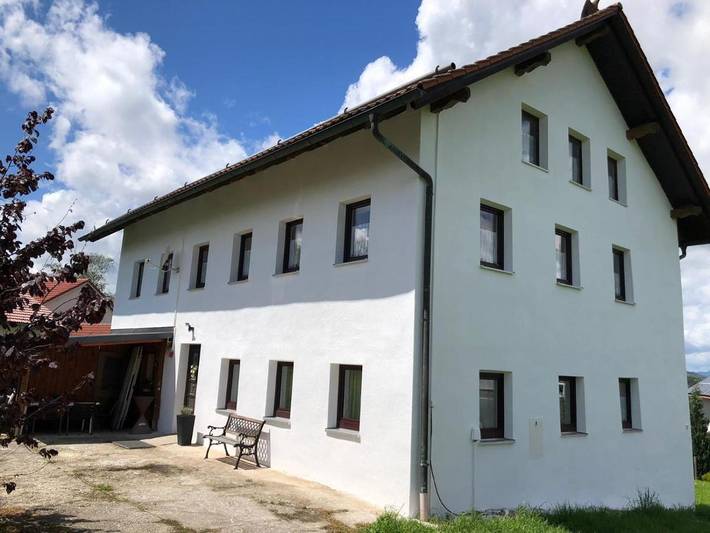 Ferienwohnung für 4 Personen, mit Terrasse und Garten sowie Ausblick in Hutthurm