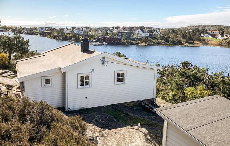 Feriehus for 8 personer, med Terrasse og Hage i Søgne 