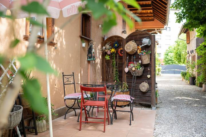 Gite Geranium – La Cour de J'Anne in the Heart of Old Schiltigheim in Schiltigheim, Strasbourg Området