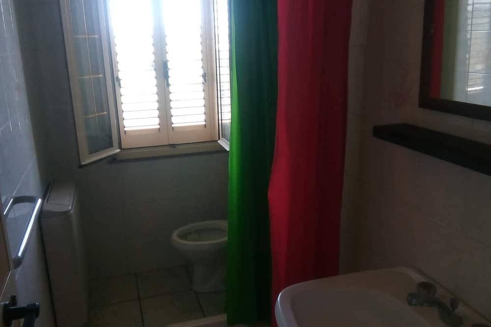 Single room for rent with private bathroom in Marina di Montenero, Adriaküste Molise