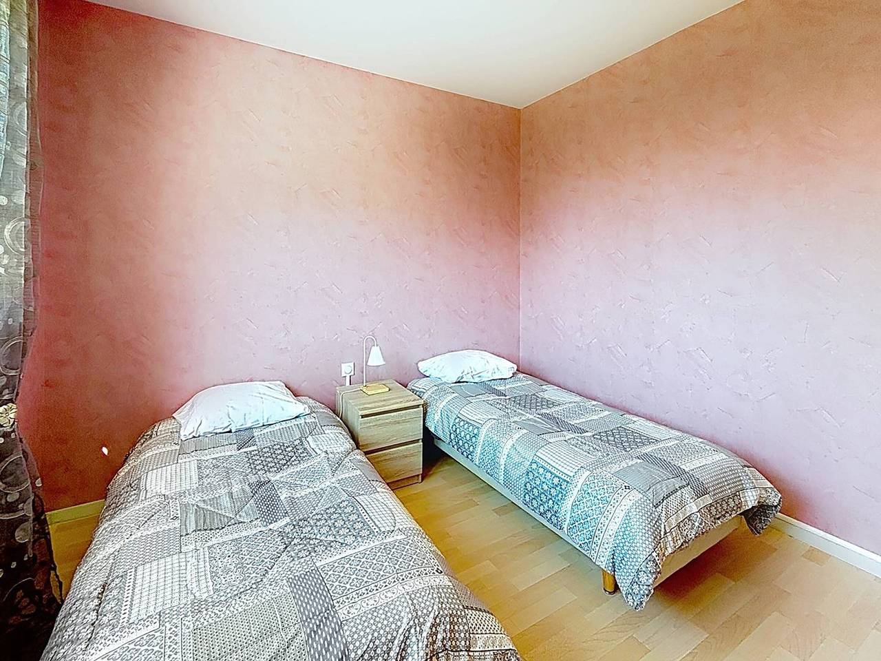 Appartement entier, Confortable appartement proche du Port Guillaume pour 4 avec animaux admis in Dives-sur-Mer, Région de Lisieux
