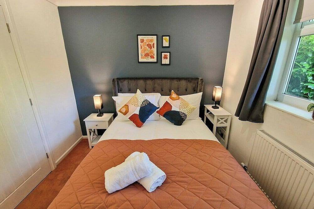 Free Parking Home In Gatley by City Superhost in Stockport, Greater Manchester